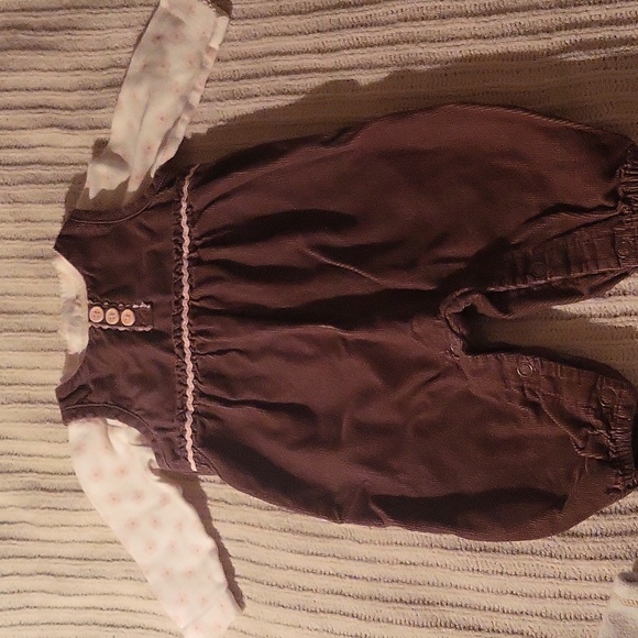 CARTERS Baby Girl 2 piece set- 3 Months - Picture 2 of 5